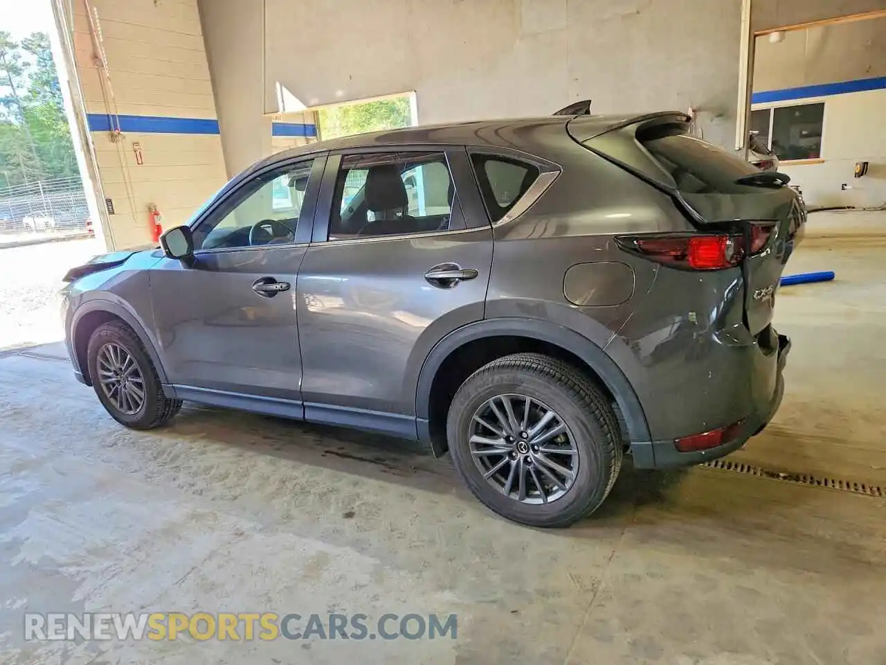 2 fotografías del automóvil dañado JM3KFBCM8M1385915 MAZDA CX-5 2021