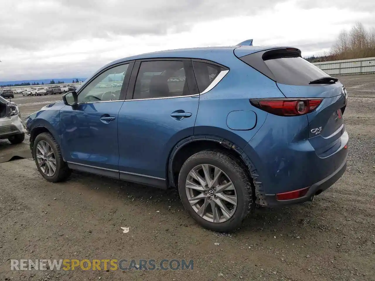 2 fotografías del automóvil dañado JM3KFBDM1M0321719 MAZDA CX-5 2021