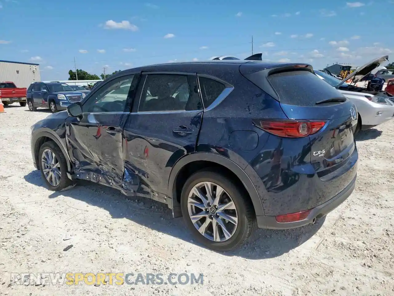 2 fotografías del automóvil dañado JM3KFBDM5M0453897 MAZDA CX-5 2021