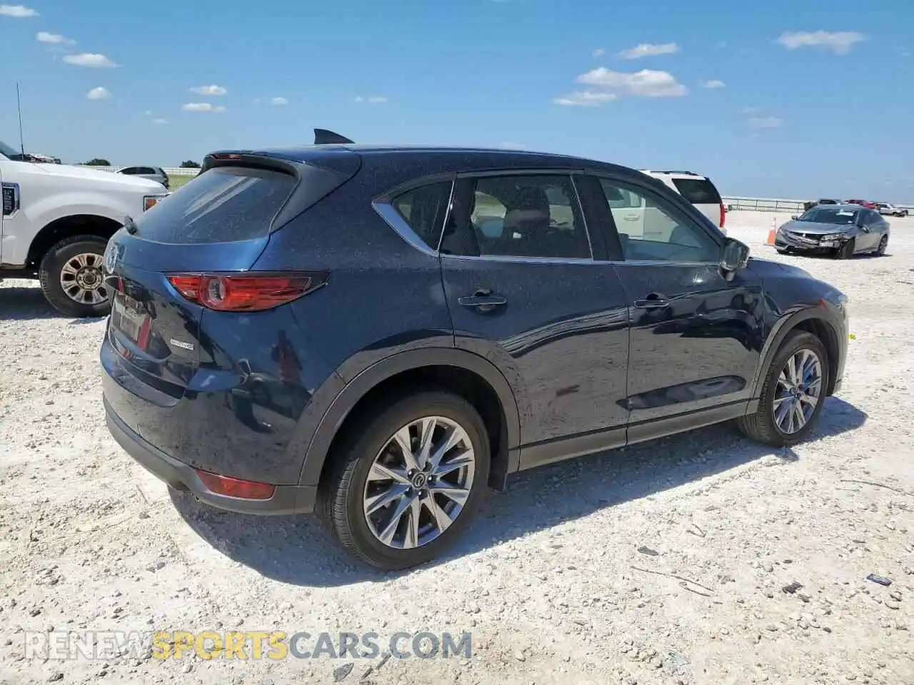 3 fotografías del automóvil dañado JM3KFBDM5M0453897 MAZDA CX-5 2021