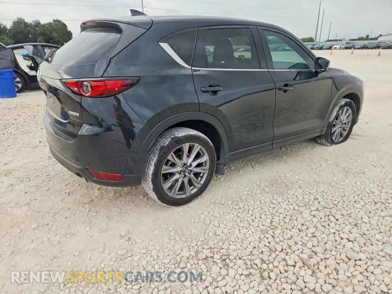 3 fotografías del automóvil dañado JM3KFBDM6M0487637 MAZDA CX-5 2021