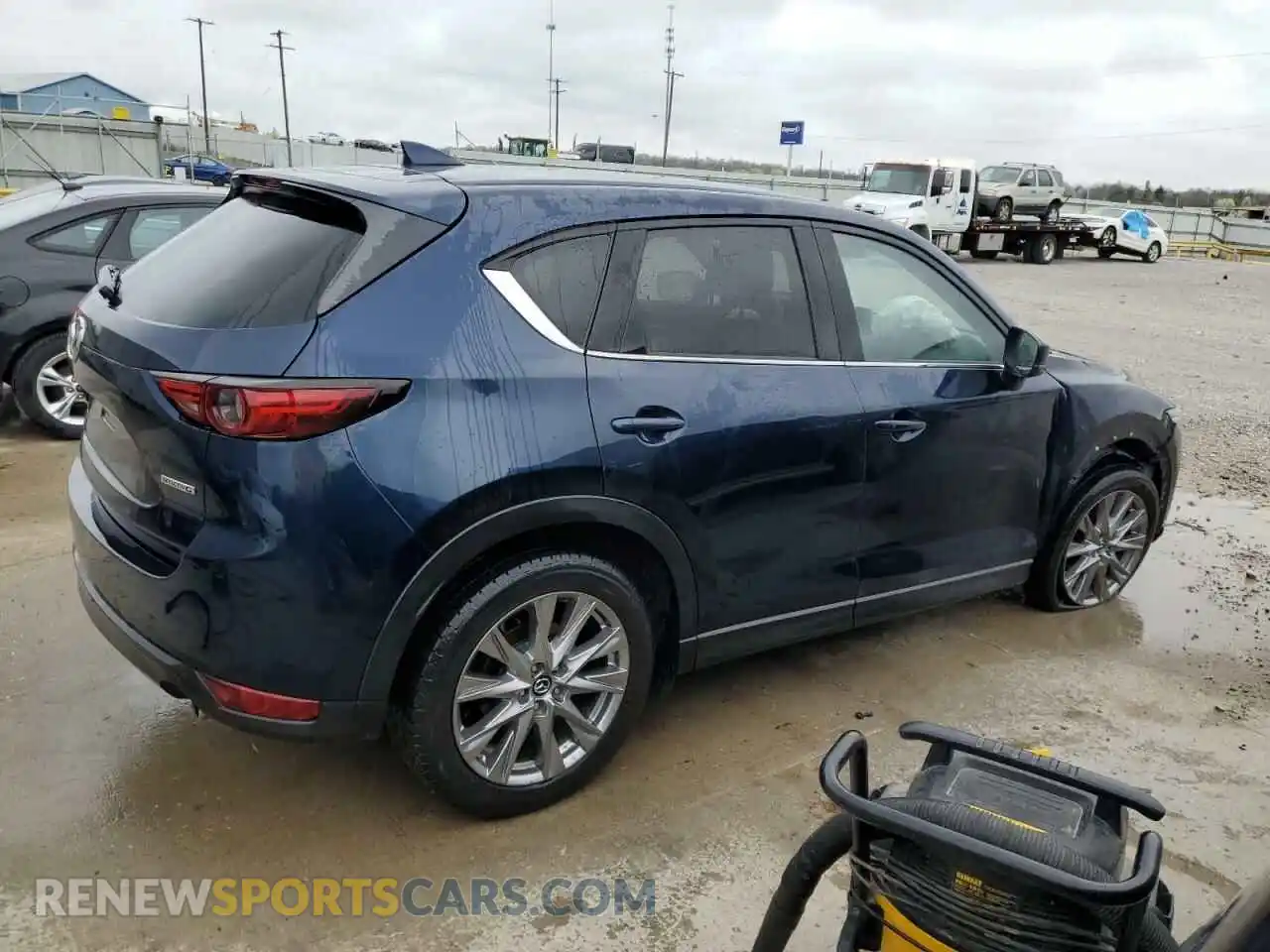 3 fotografías del automóvil dañado JM3KFBDM8M0356337 MAZDA CX-5 2021