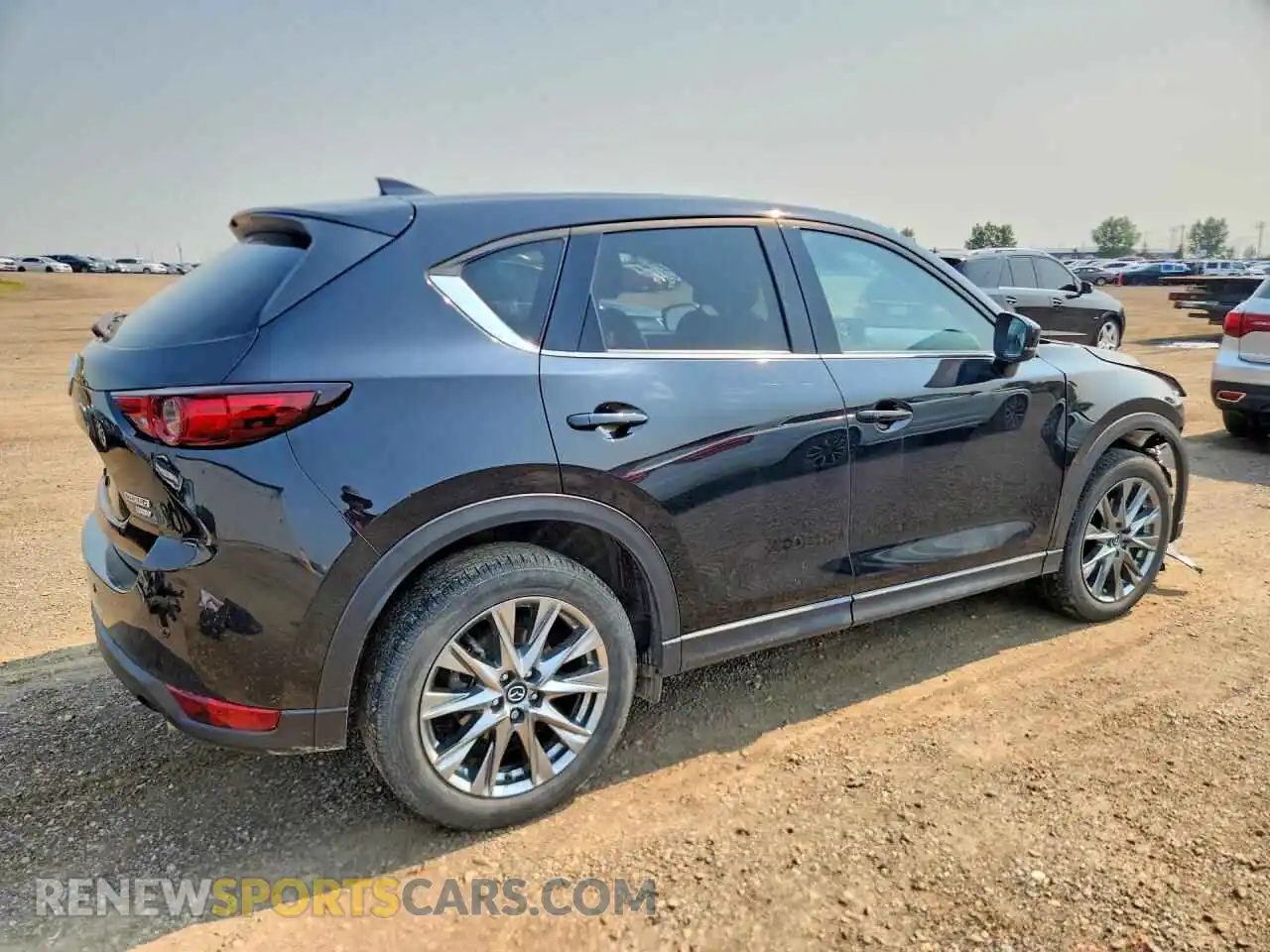 3 fotografías del automóvil dañado JM3KFBEY6M0102465 MAZDA CX-5 2021