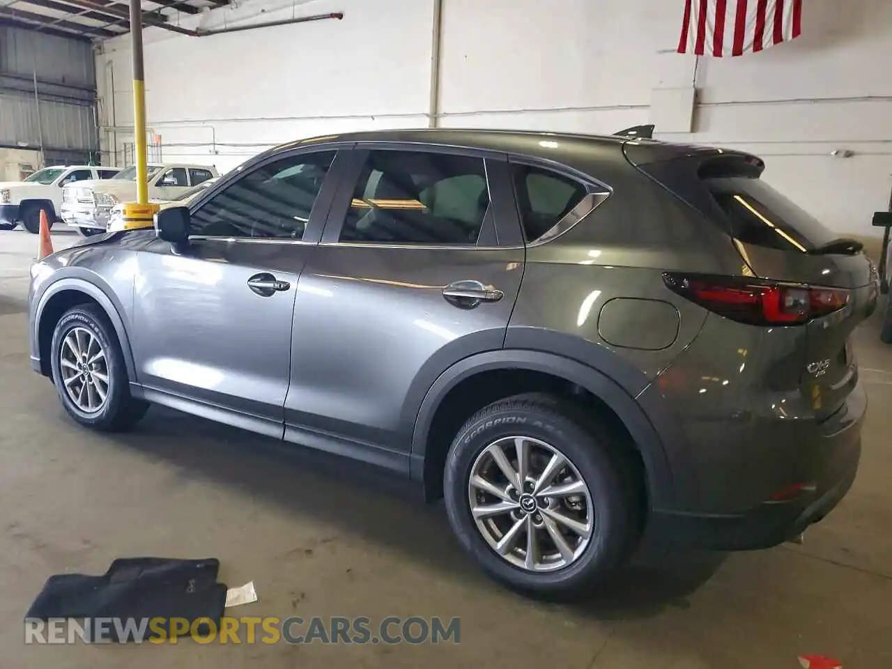 2 fotografías del automóvil dañado JM3KFBBM2N0621970 MAZDA CX-5 2022
