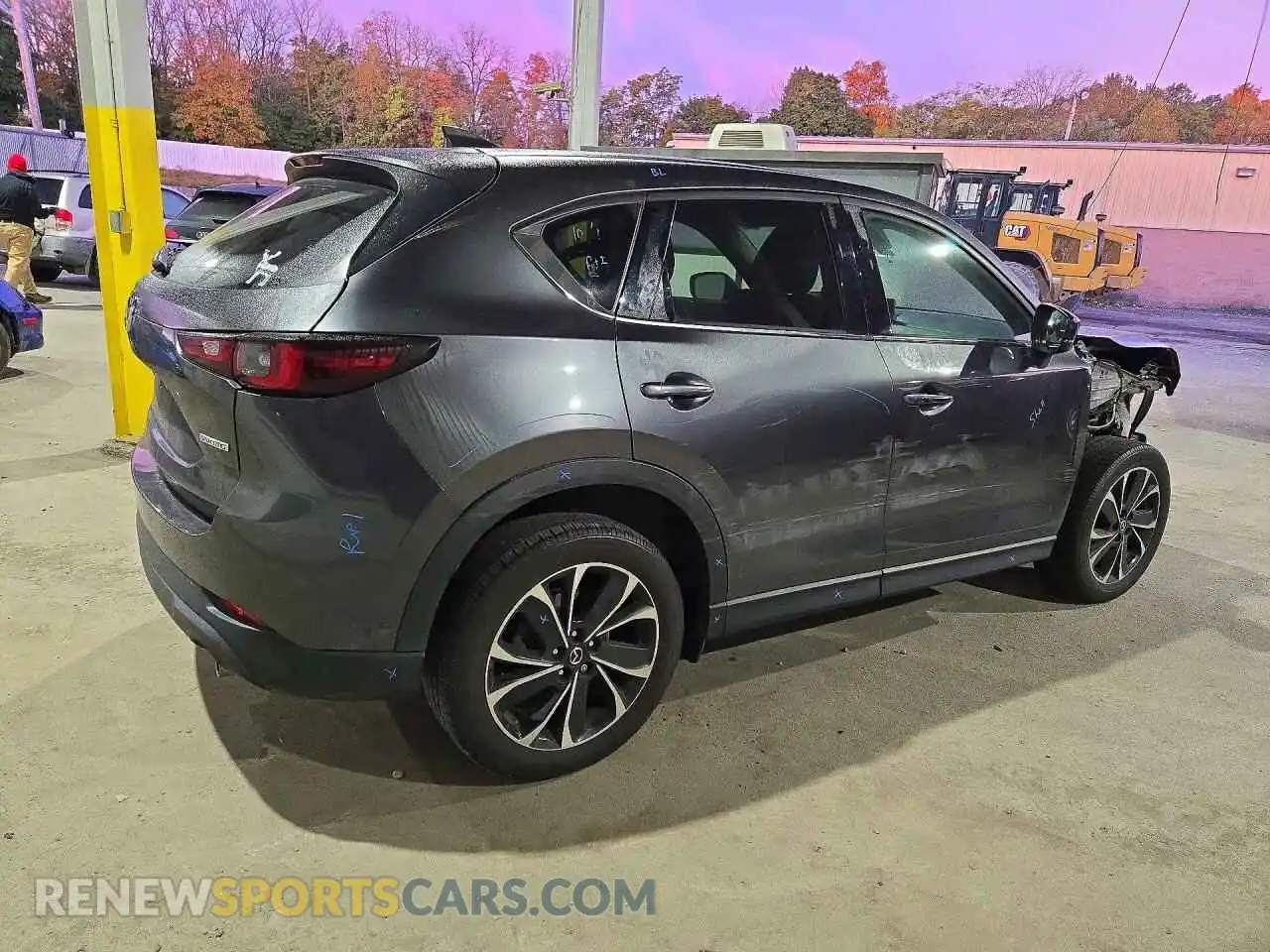 3 fotografías del automóvil dañado JM3KFBEM2N0642135 MAZDA CX-5 2022