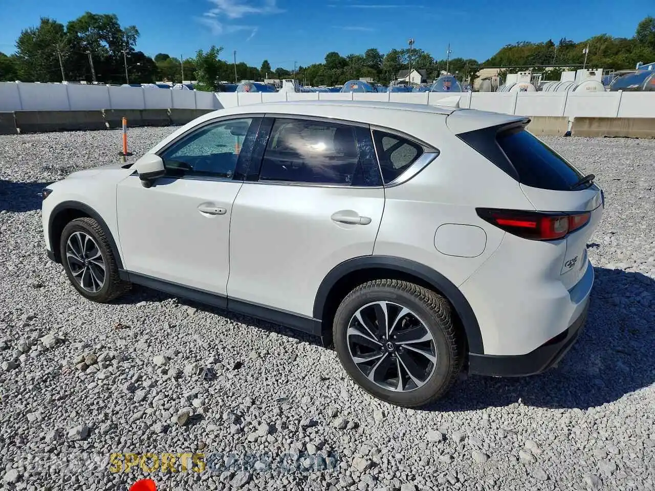 2 fotografías del automóvil dañado JM3KFBEM6N0588497 MAZDA CX-5 2022