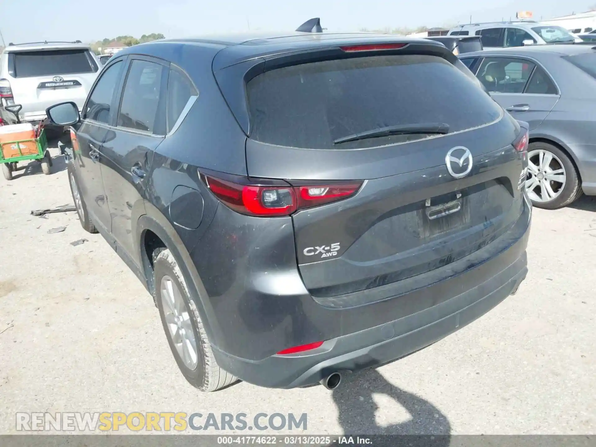 3 fotografías del automóvil dañado JM3KFBBMXP0169205 MAZDA CX-5 2023