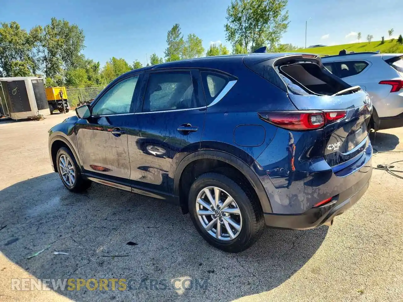 2 fotografías del automóvil dañado JM3KFBCM0P0152864 MAZDA CX-5 2023