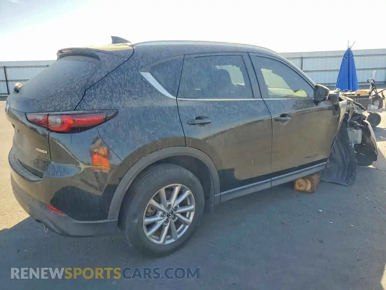 3 fotografías del automóvil dañado JM3KFBCM4P0198245 MAZDA CX-5 2023