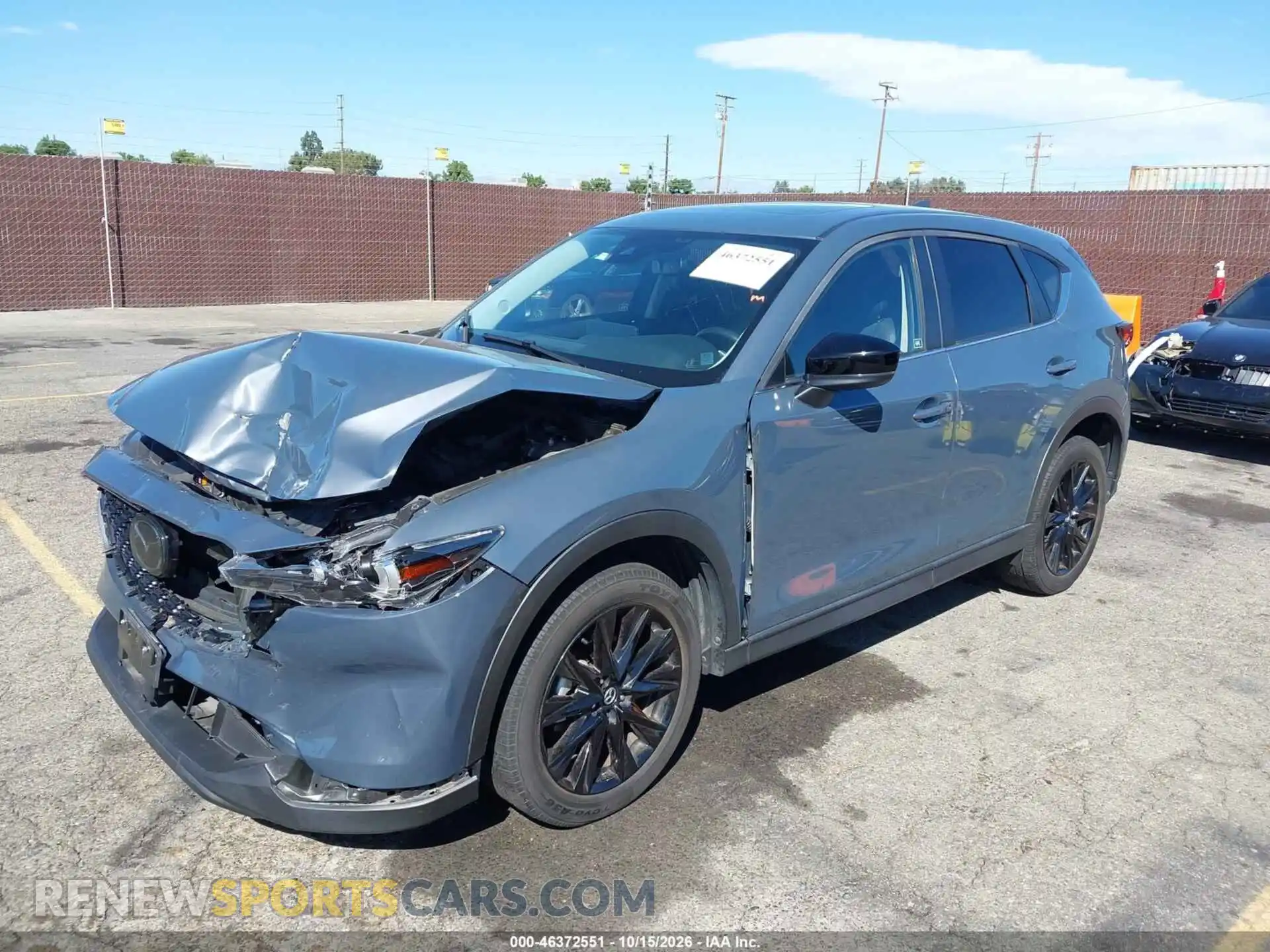 2 fotografías del automóvil dañado JM3KFBCM5P0118130 MAZDA CX-5 2023