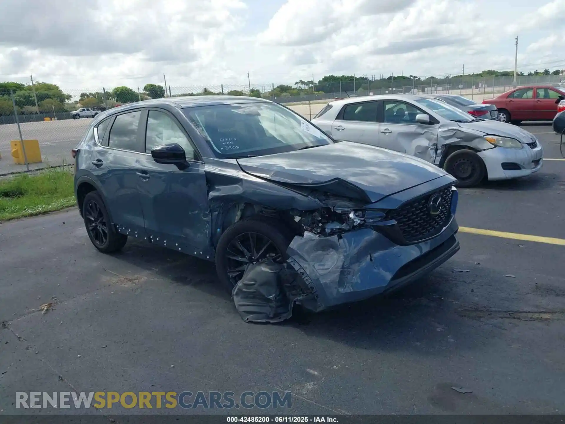 1 Photograph of a damaged car JM3KFBCM5P0173905 MAZDA CX-5 2023