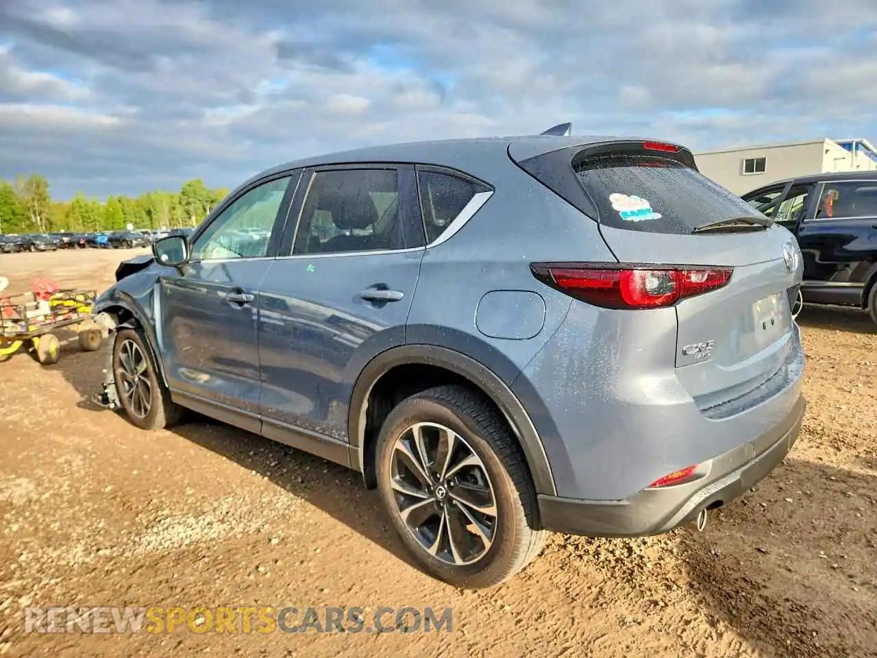 2 fotografías del automóvil dañado JM3KFBCM6P0111526 MAZDA CX-5 2023