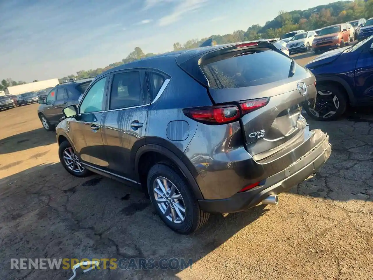 2 fotografías del automóvil dañado JM3KFBCM7P0267879 MAZDA CX-5 2023