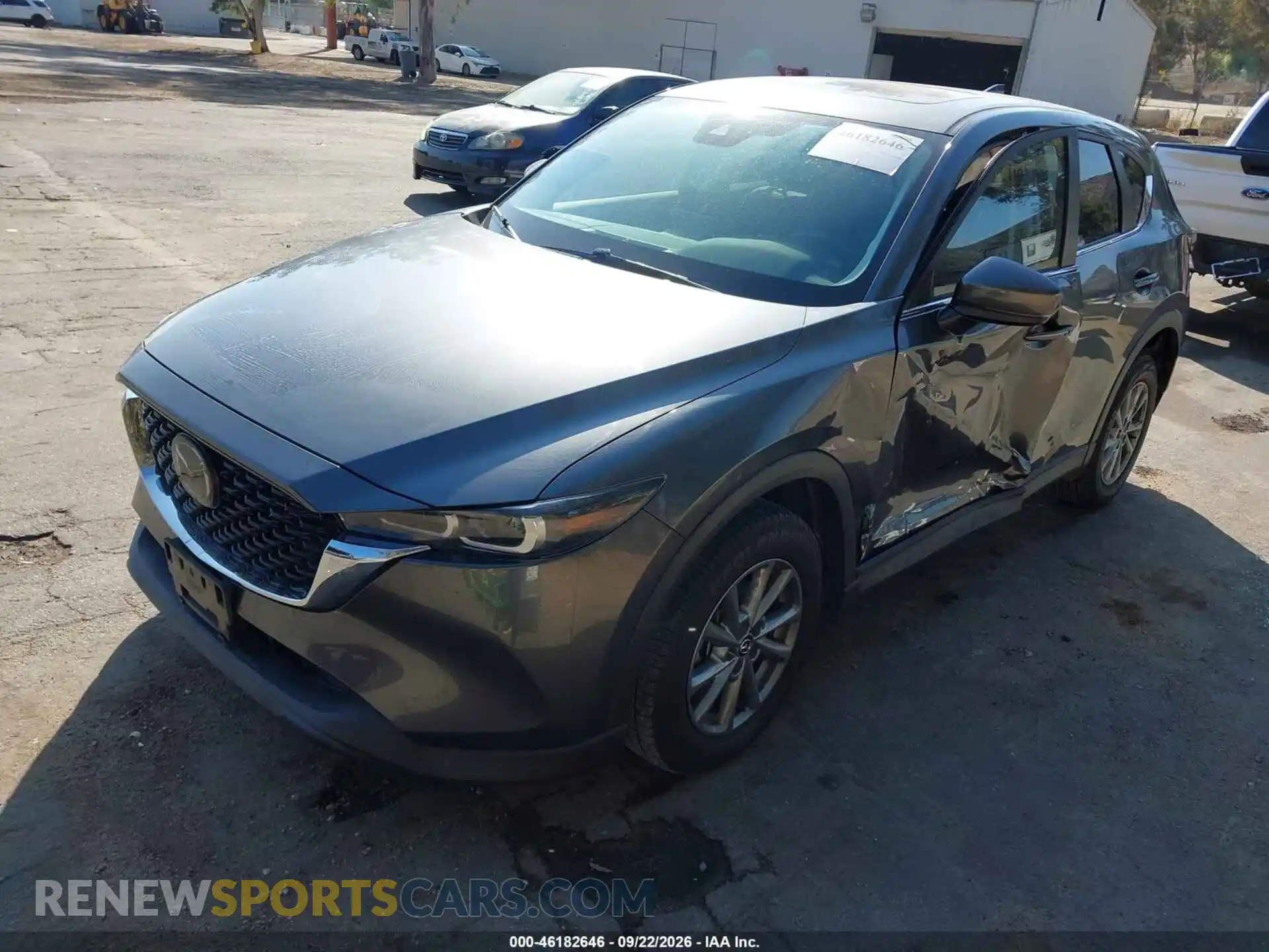 2 fotografías del automóvil dañado JM3KFBCM8P0217816 MAZDA CX-5 2023