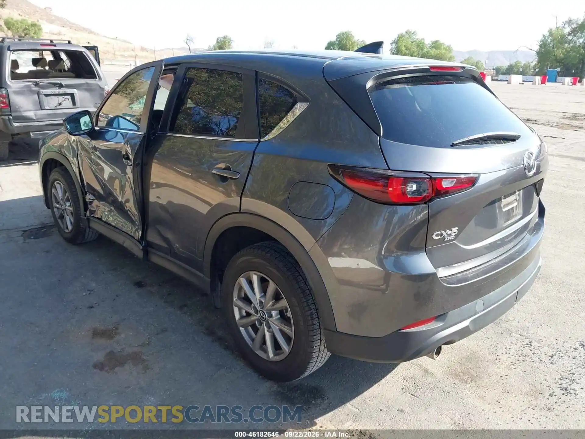 3 fotografías del automóvil dañado JM3KFBCM8P0217816 MAZDA CX-5 2023