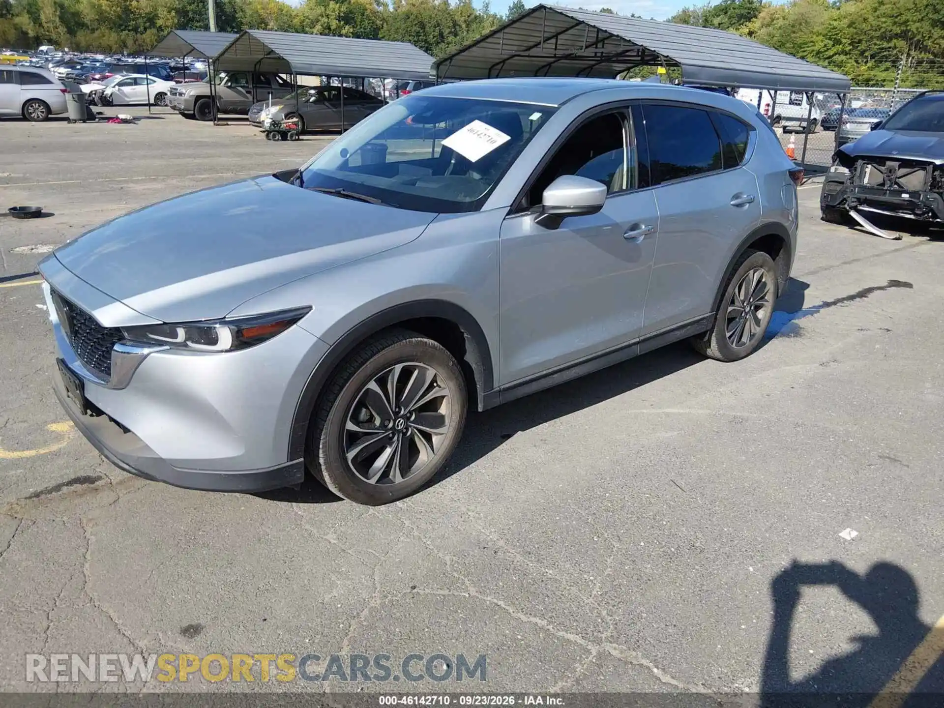 2 fotografías del automóvil dañado JM3KFBEM2P0151891 MAZDA CX-5 2023