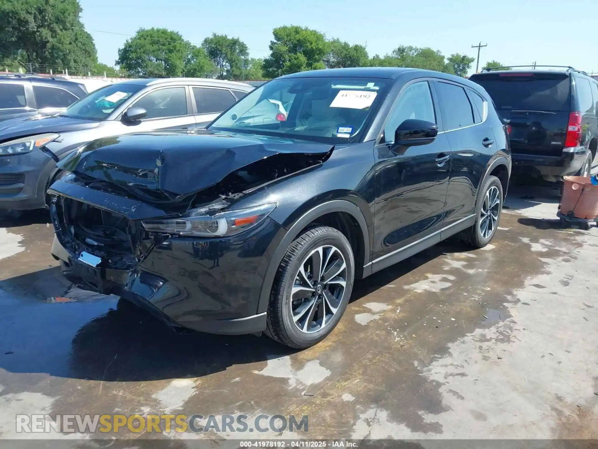2 fotografías del automóvil dañado JM3KFBEM2P0205934 MAZDA CX-5 2023