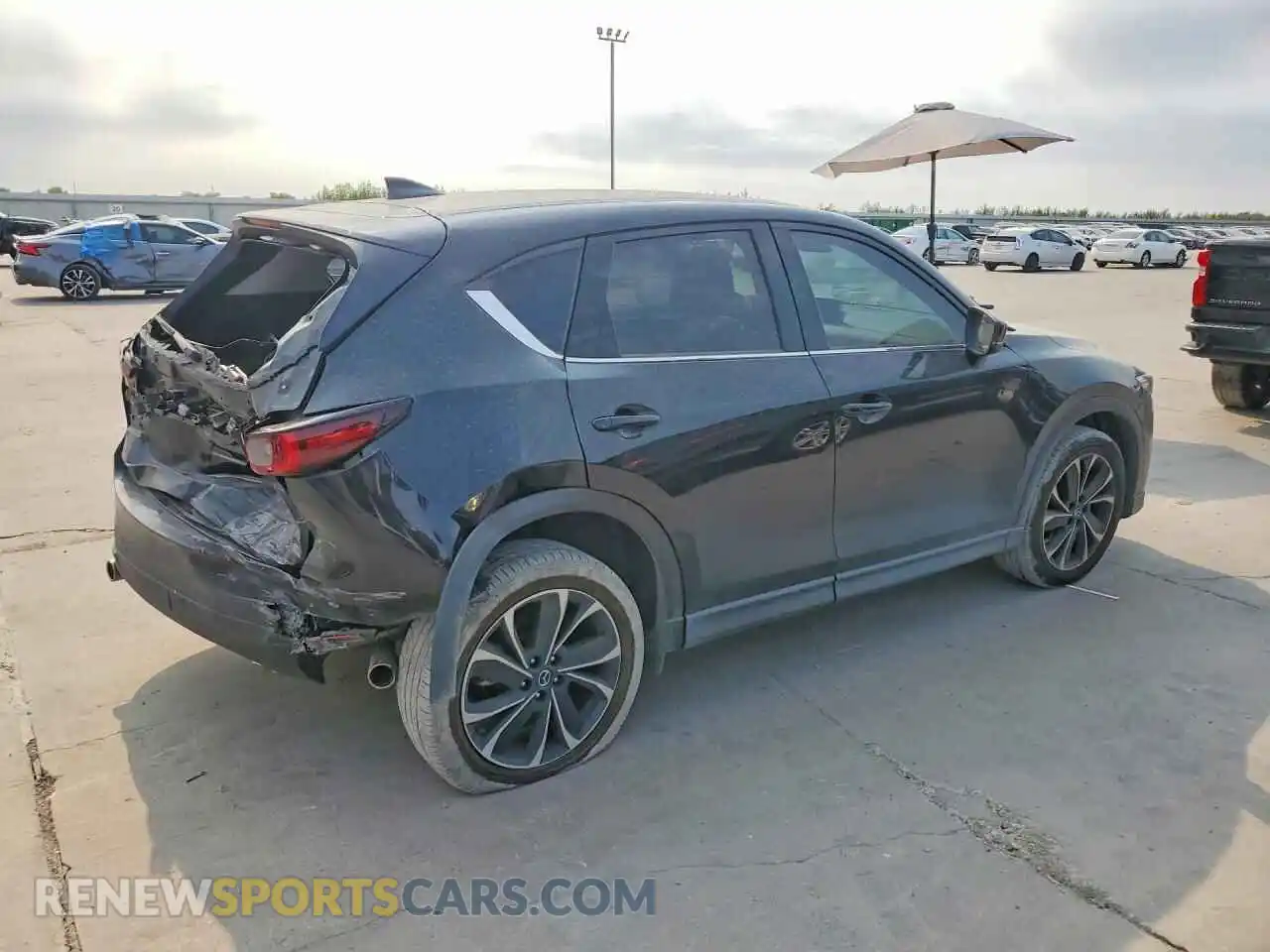3 fotografías del automóvil dañado JM3KFBEM6P0179998 MAZDA CX-5 2023