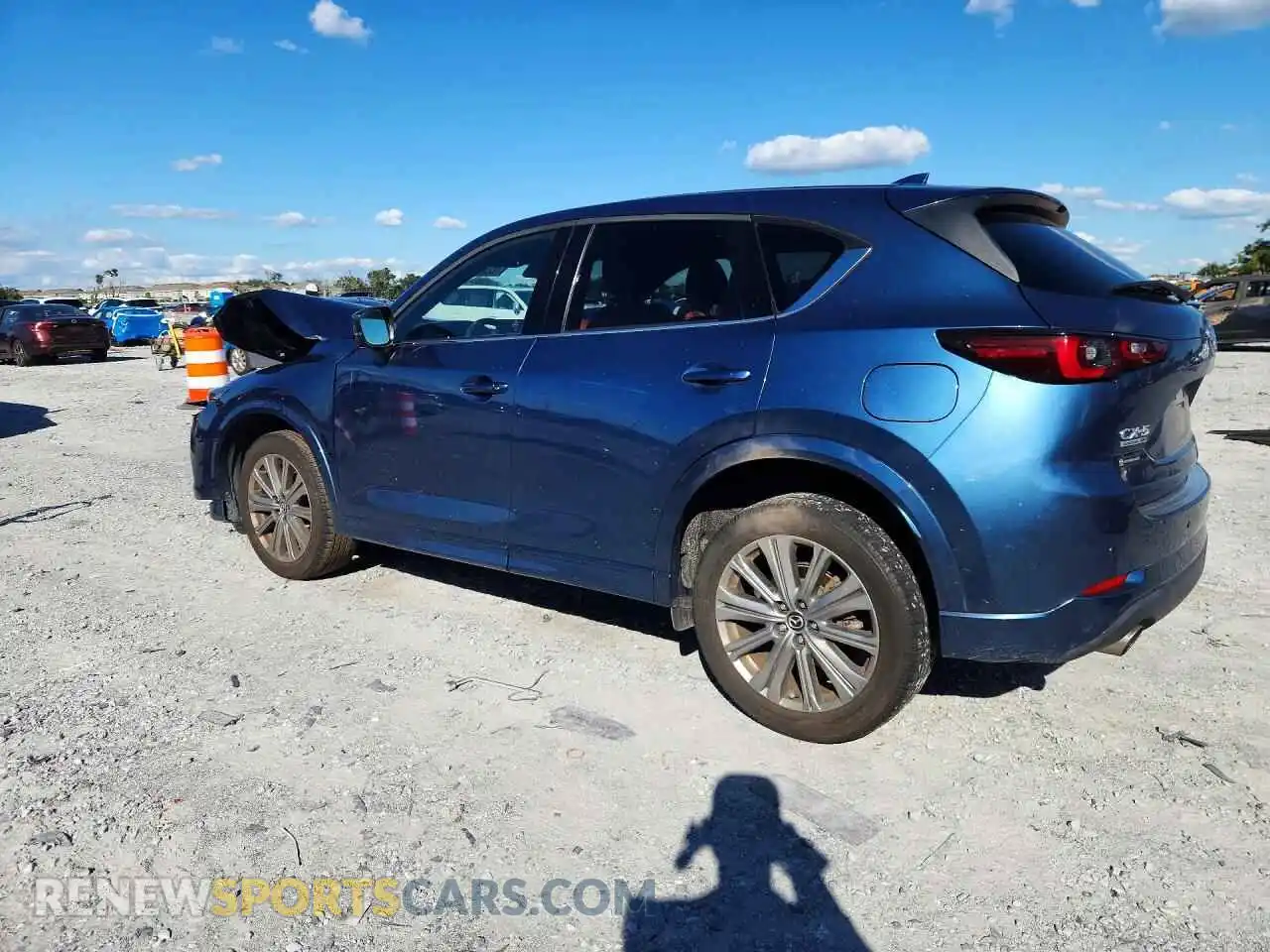2 fotografías del automóvil dañado JM3KFBXY0P0229617 MAZDA CX-5 2023