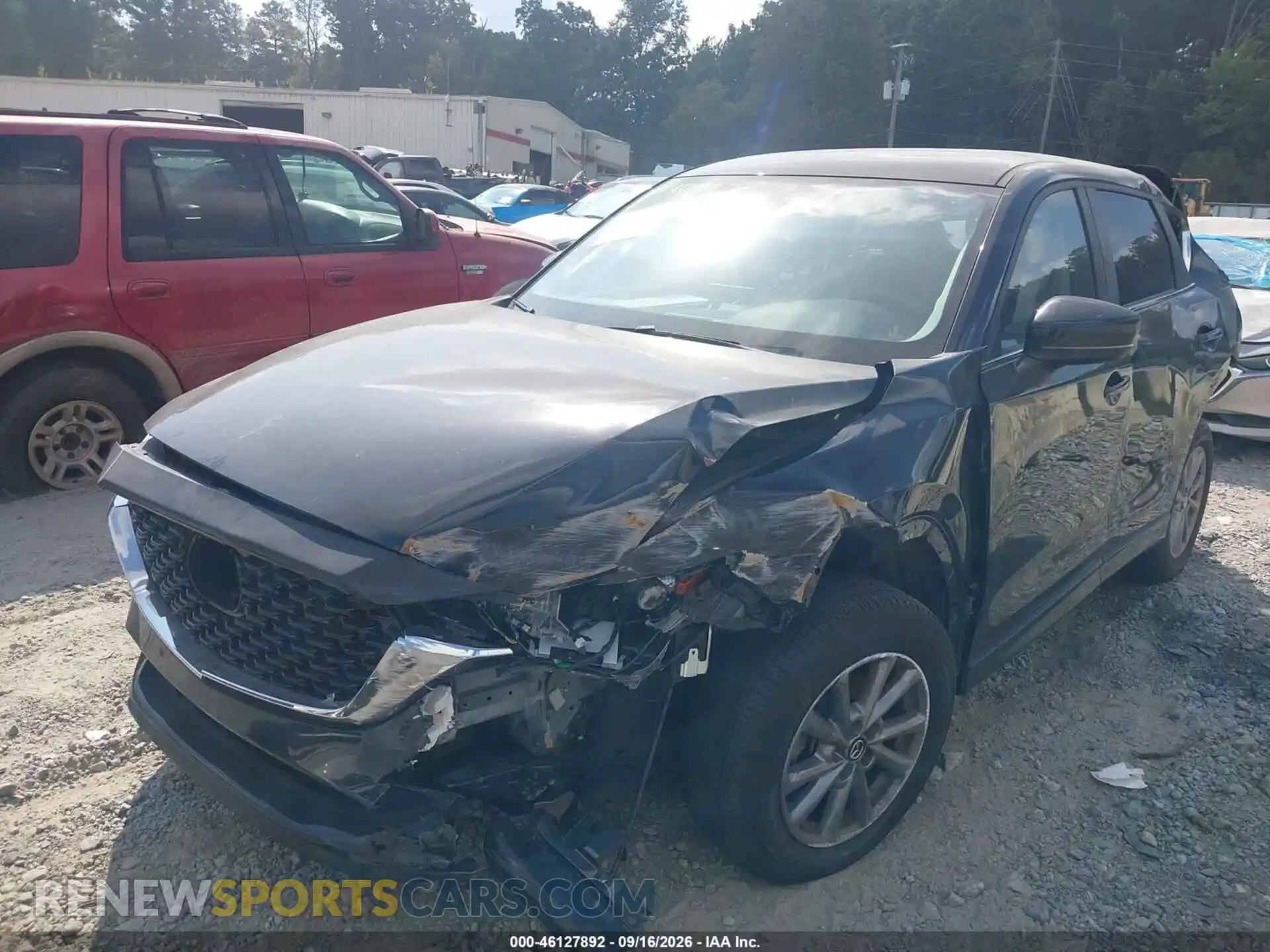 2 fotografías del automóvil dañado JM3KFBBL6R0411496 MAZDA CX-5 2024