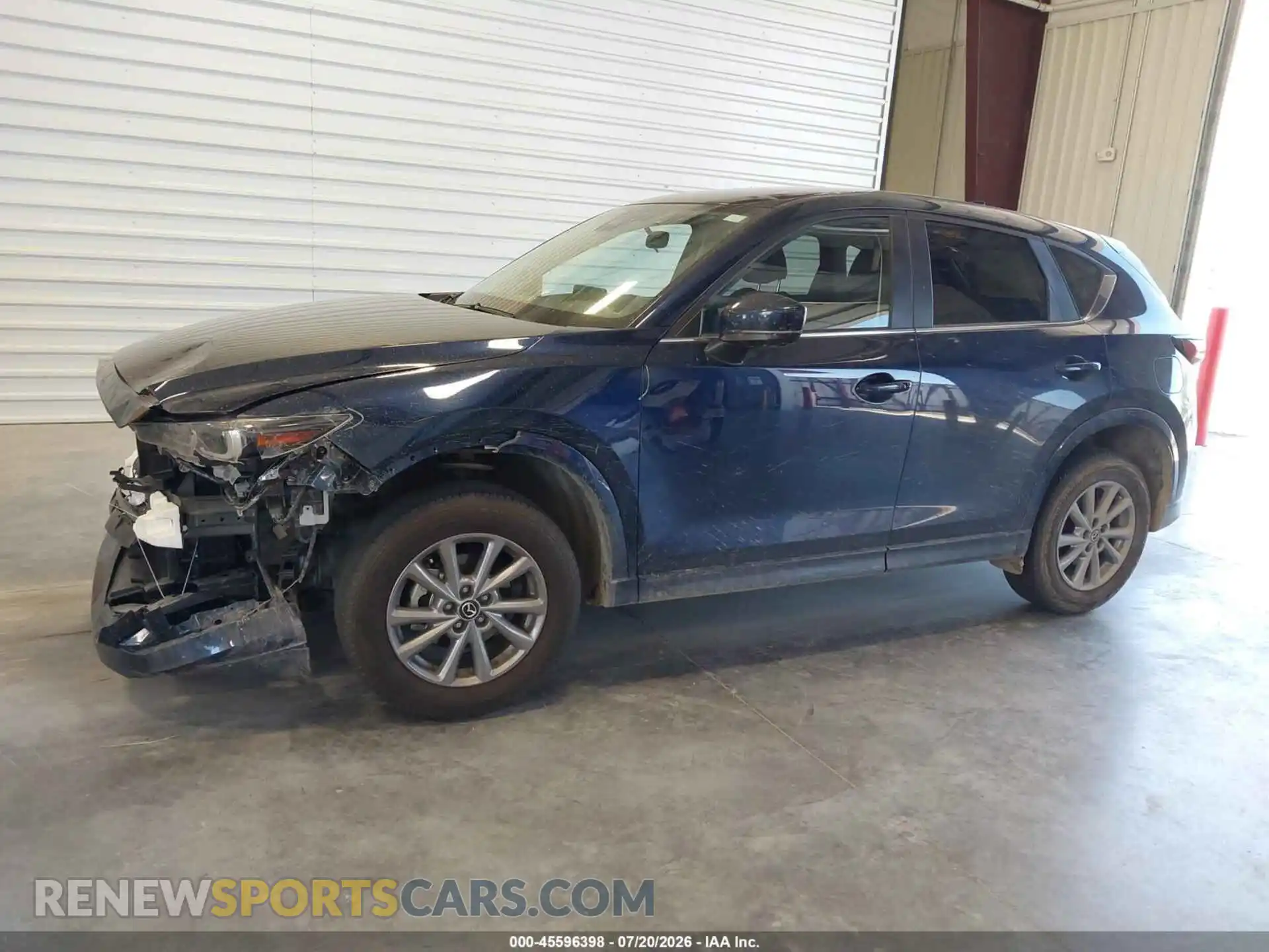 2 fotografías del automóvil dañado JM3KFBBL8R0493778 MAZDA CX-5 2024