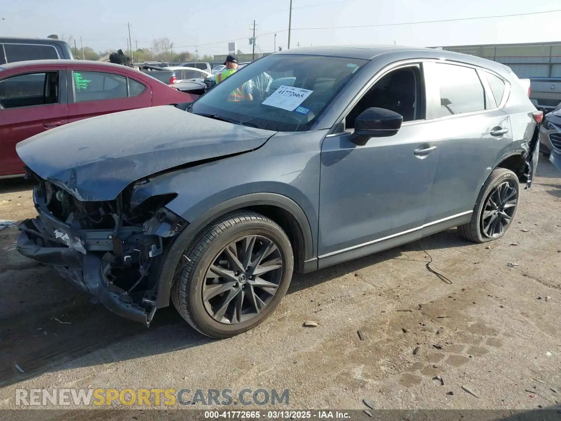 2 fotografías del automóvil dañado JM3KFBCM2R0399340 MAZDA CX-5 2024