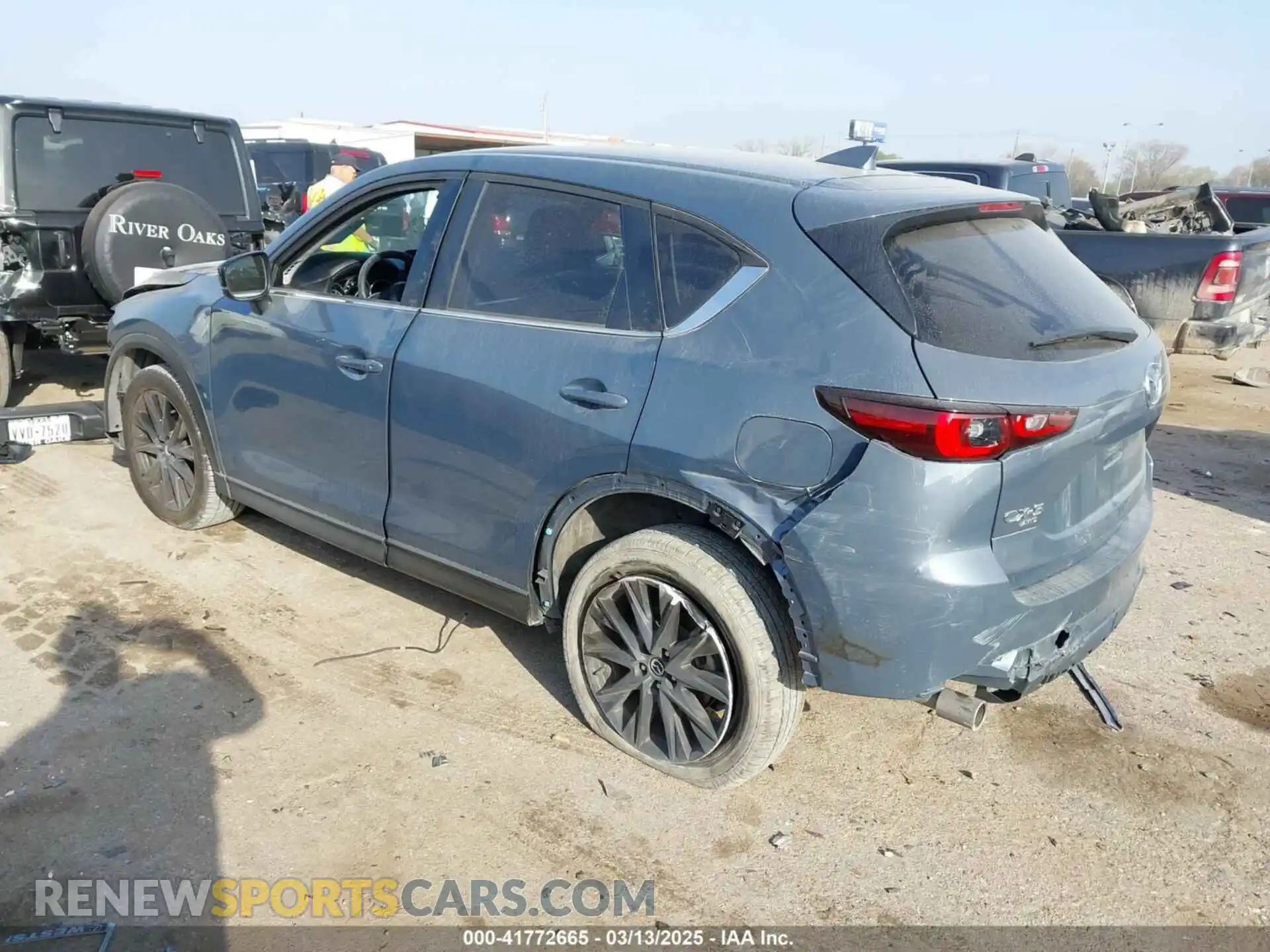 3 fotografías del automóvil dañado JM3KFBCM2R0399340 MAZDA CX-5 2024