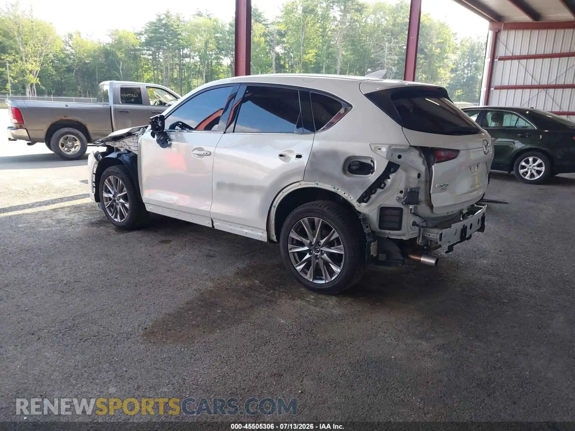 3 Photograph of a damaged car JM3KFBEM9R0361522 MAZDA CX-5 2024