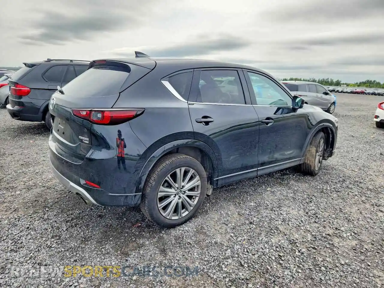 3 fotografías del automóvil dañado JM3KFBEY8R0460741 MAZDA CX-5 2024