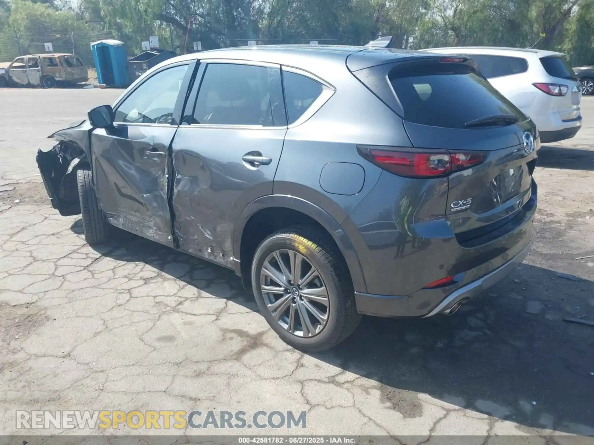 3 Photograph of a damaged car JM3KFBXY6R0374549 MAZDA CX-5 2024