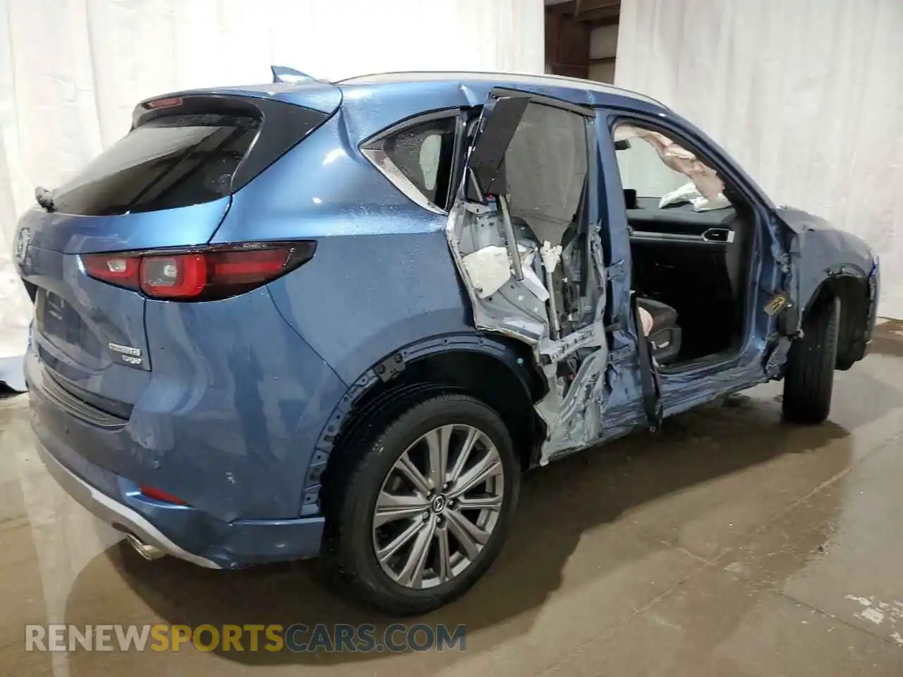 3 fotografías del automóvil dañado JM3KFBXY8R0366999 MAZDA CX-5 2024