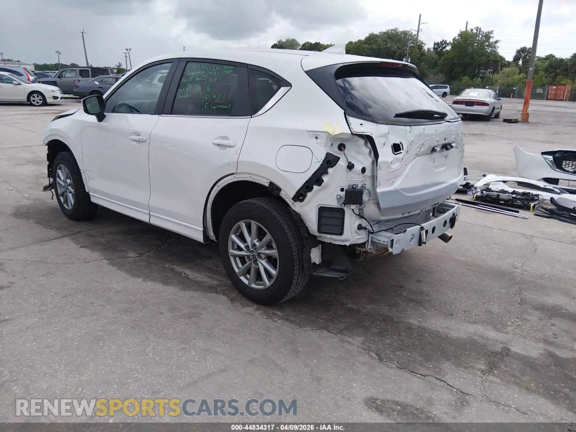 3 fotografías del automóvil dañado JM3KFBCL1S0604806 MAZDA CX-5 2025