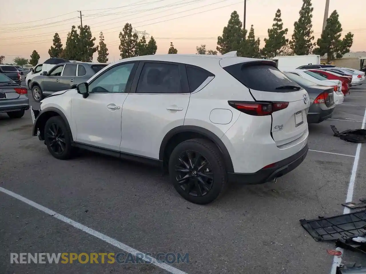 2 fotografías del automóvil dañado JM3KFBCM3S0760080 MAZDA CX-5 2025