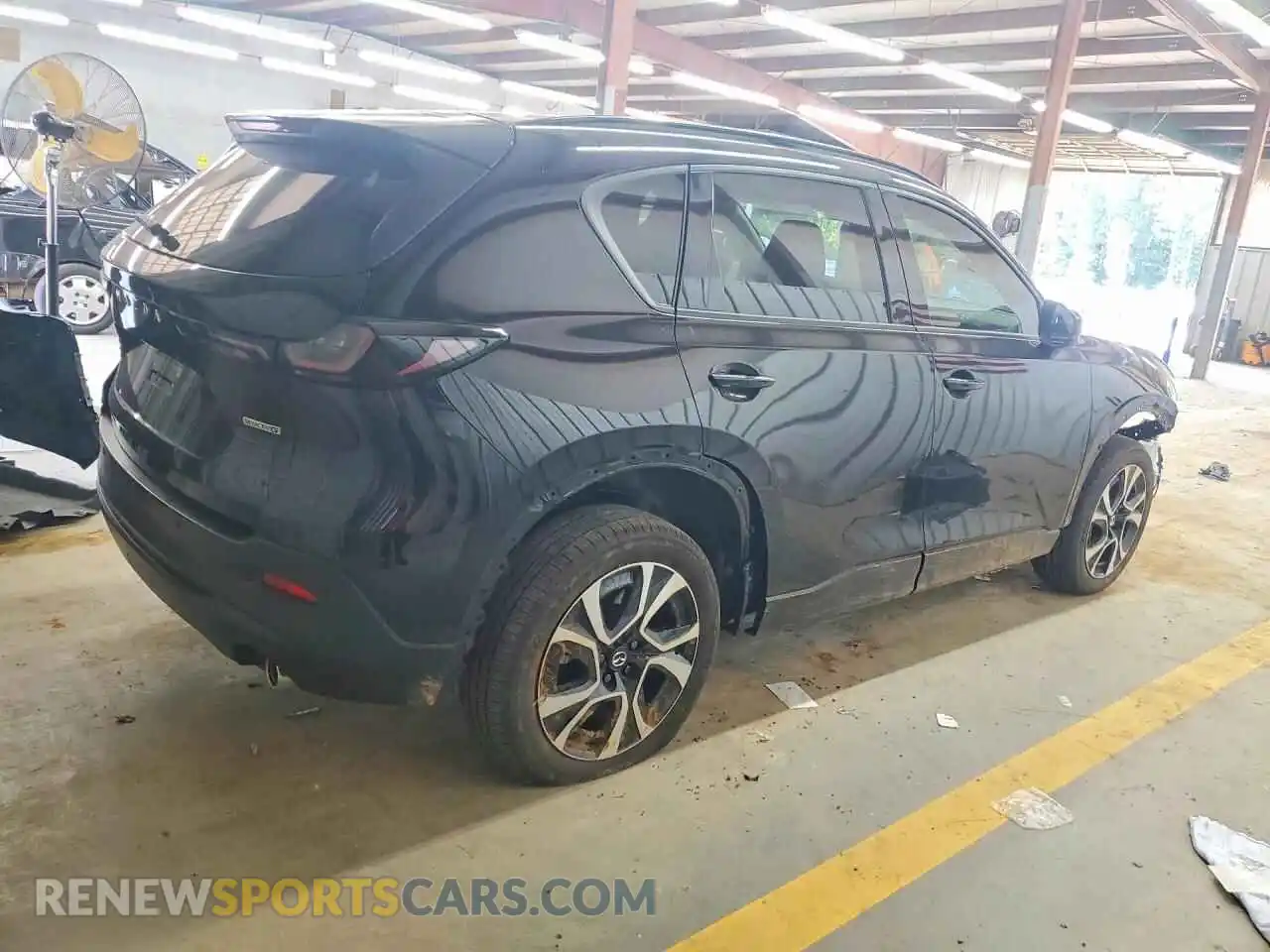 3 fotografías del automóvil dañado JM3KMCHA5T0122599 MAZDA CX-5 2026