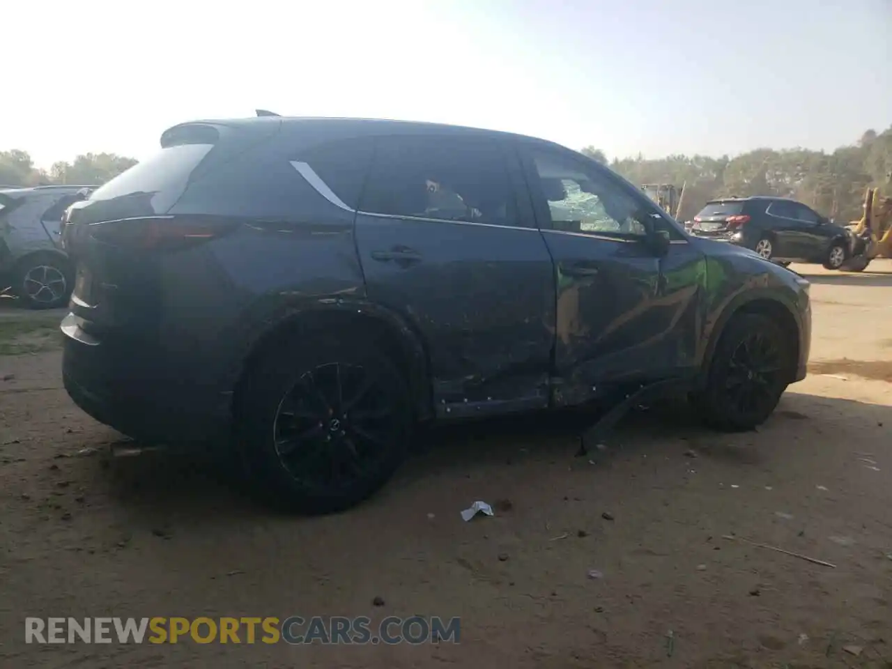 3 fotografías del automóvil dañado JM3KFBCM9P0202385 MAZDA CX-5 PREFE 2023