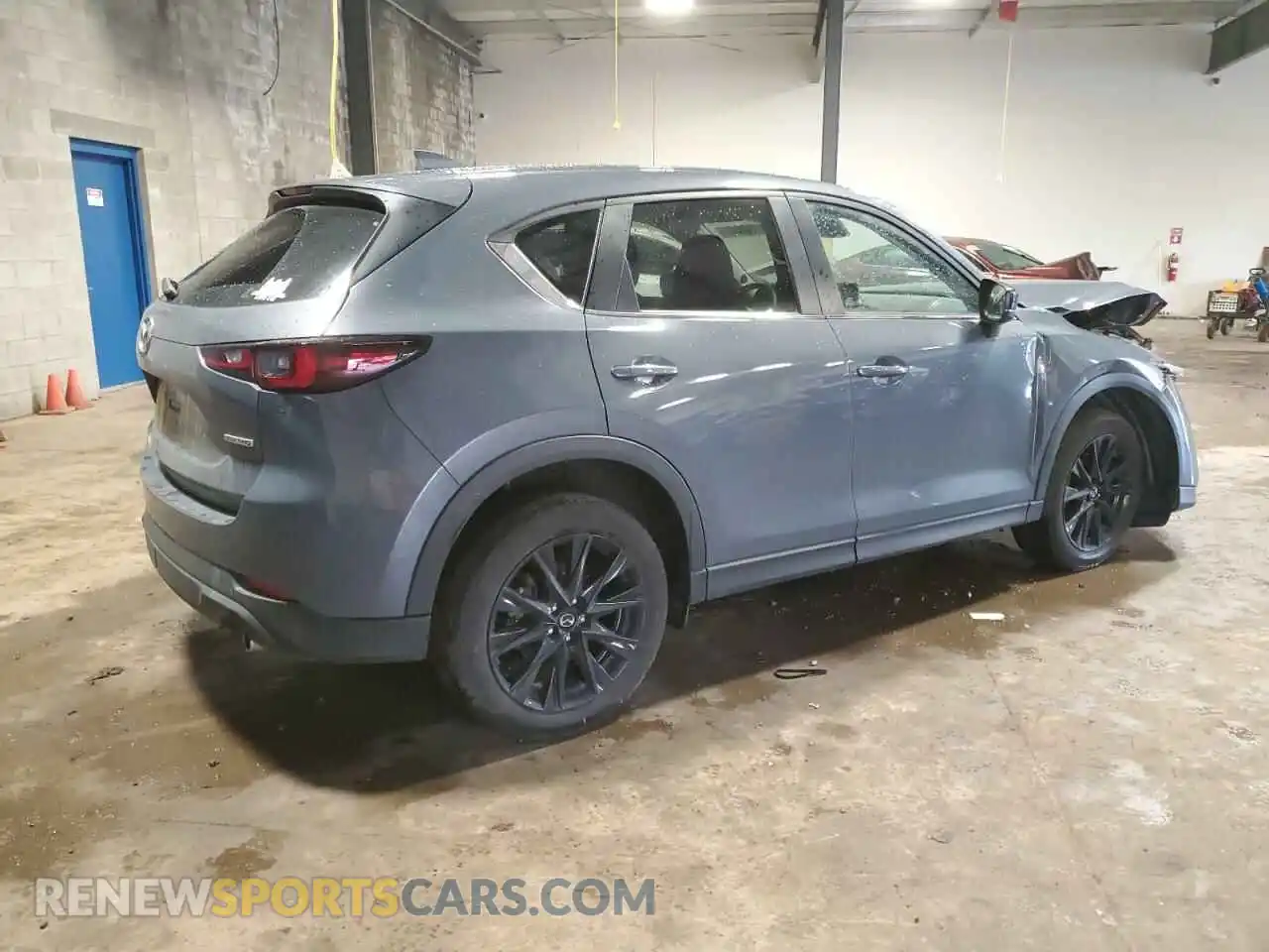3 fotografías del automóvil dañado JM3KFBCMXP0272199 MAZDA CX-5 PREFE 2023