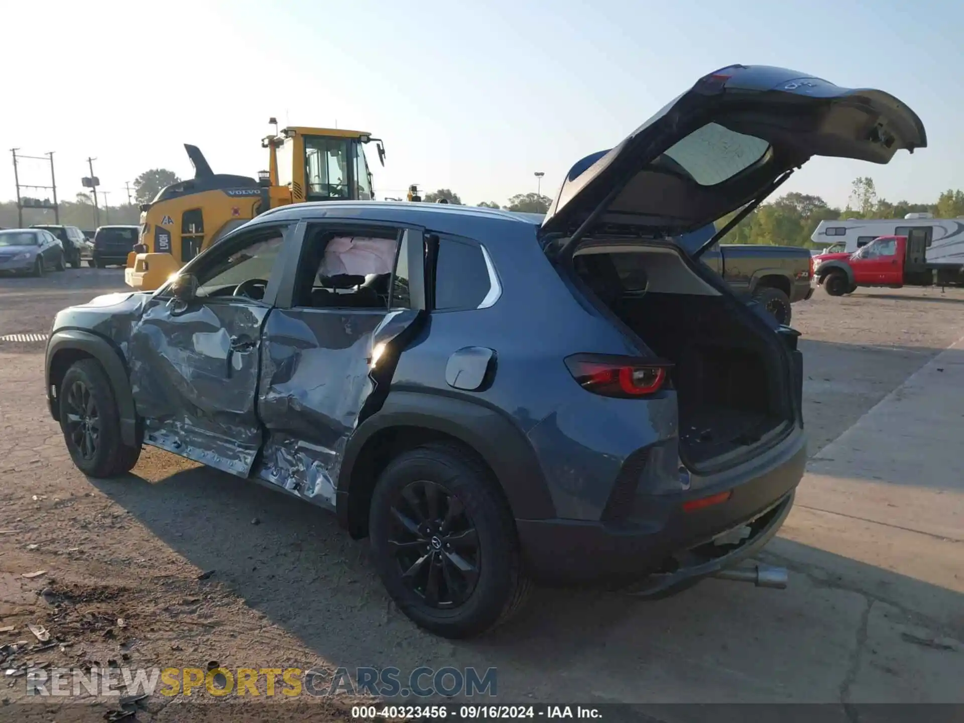 3 Photograph of a damaged car 7MMVABCM4PN105733 MAZDA CX-50 2023