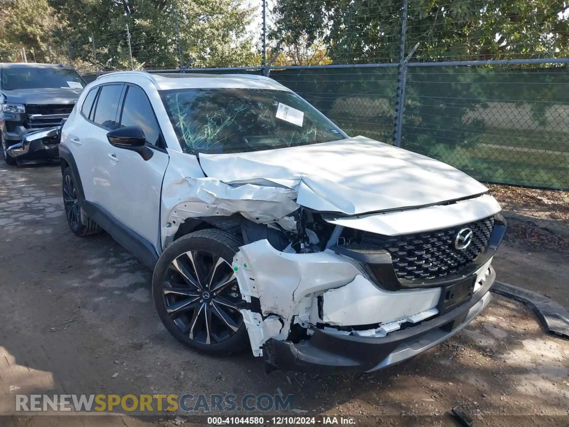 1 Photograph of a damaged car 7MMVABDY3RN207237 MAZDA CX-50 2024