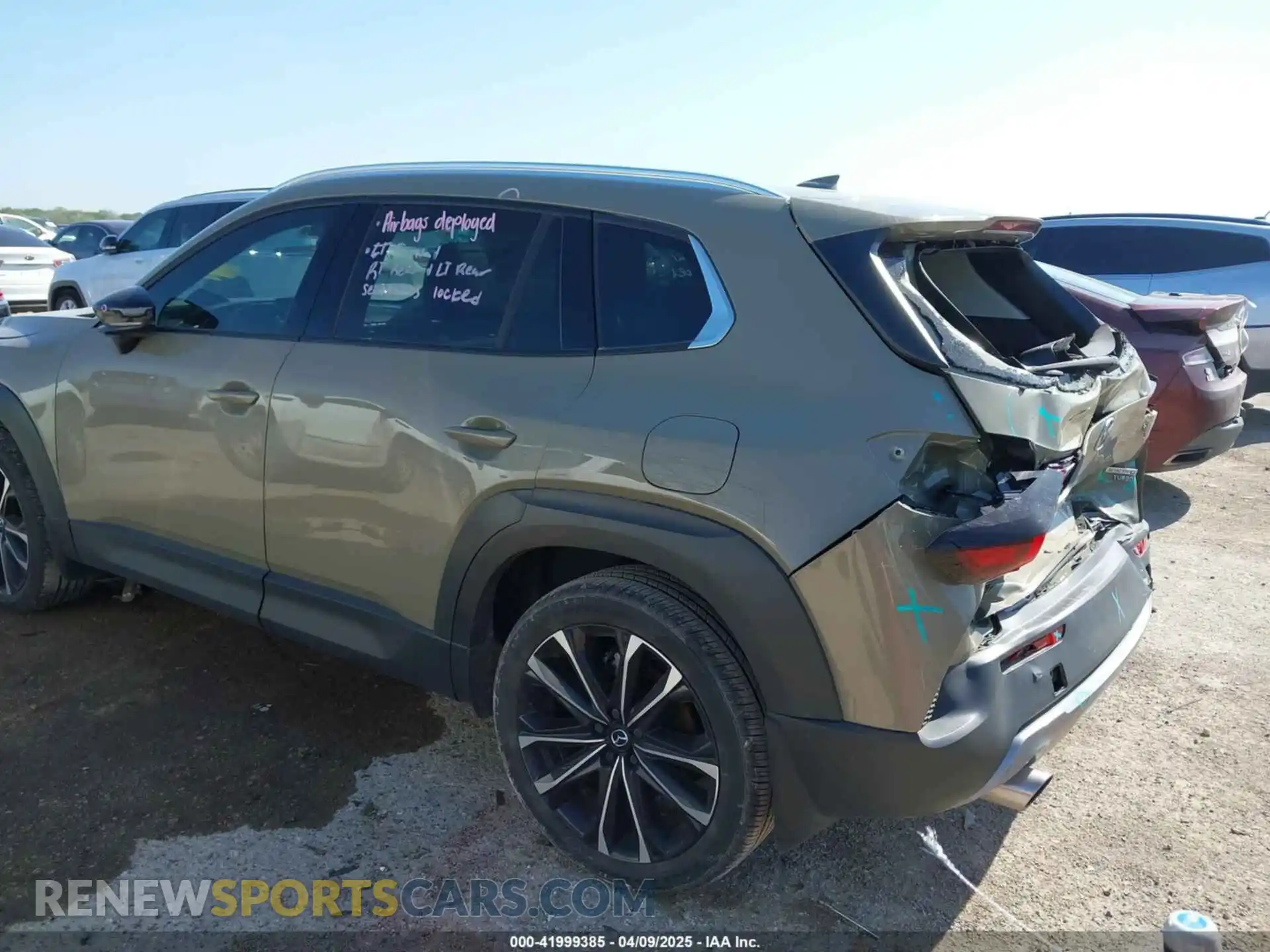 3 Photograph of a damaged car 7MMVABDYXRN229669 MAZDA CX-50 2024