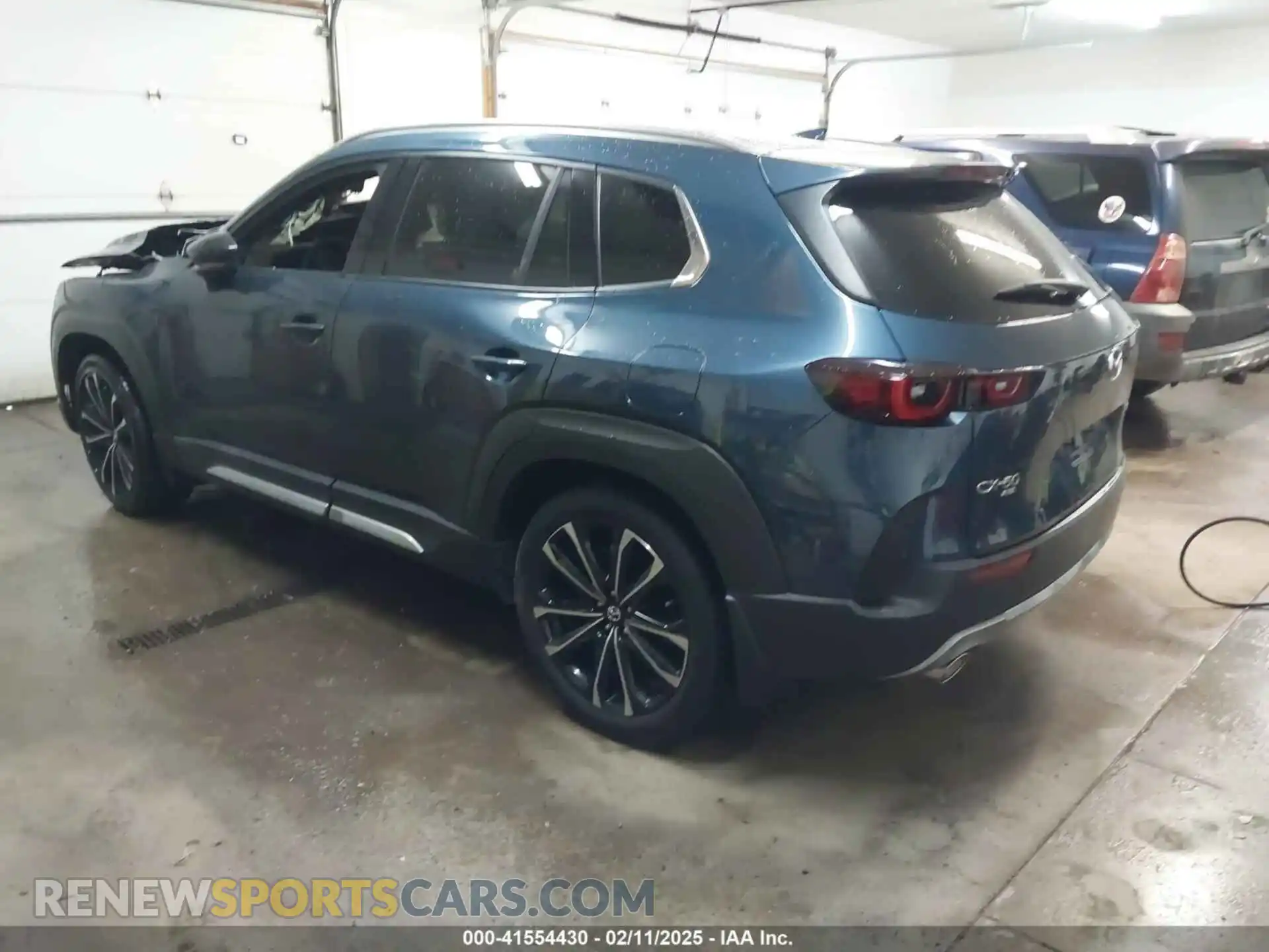 3 Photograph of a damaged car 7MMVABEY9RN157071 MAZDA CX-50 2024