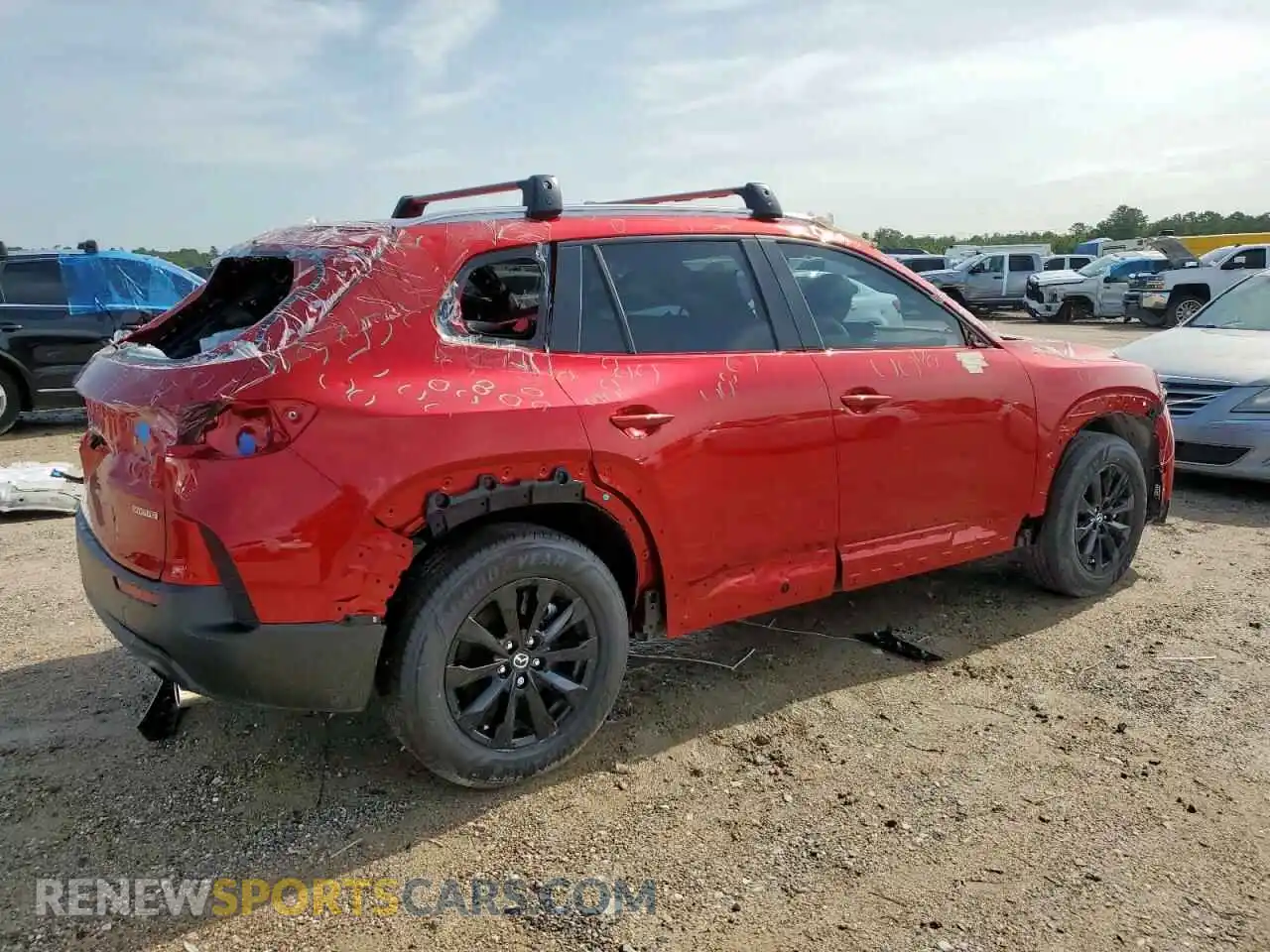 3 Photograph of a damaged car 7MMVABAM2SN332351 MAZDA CX-50 2025