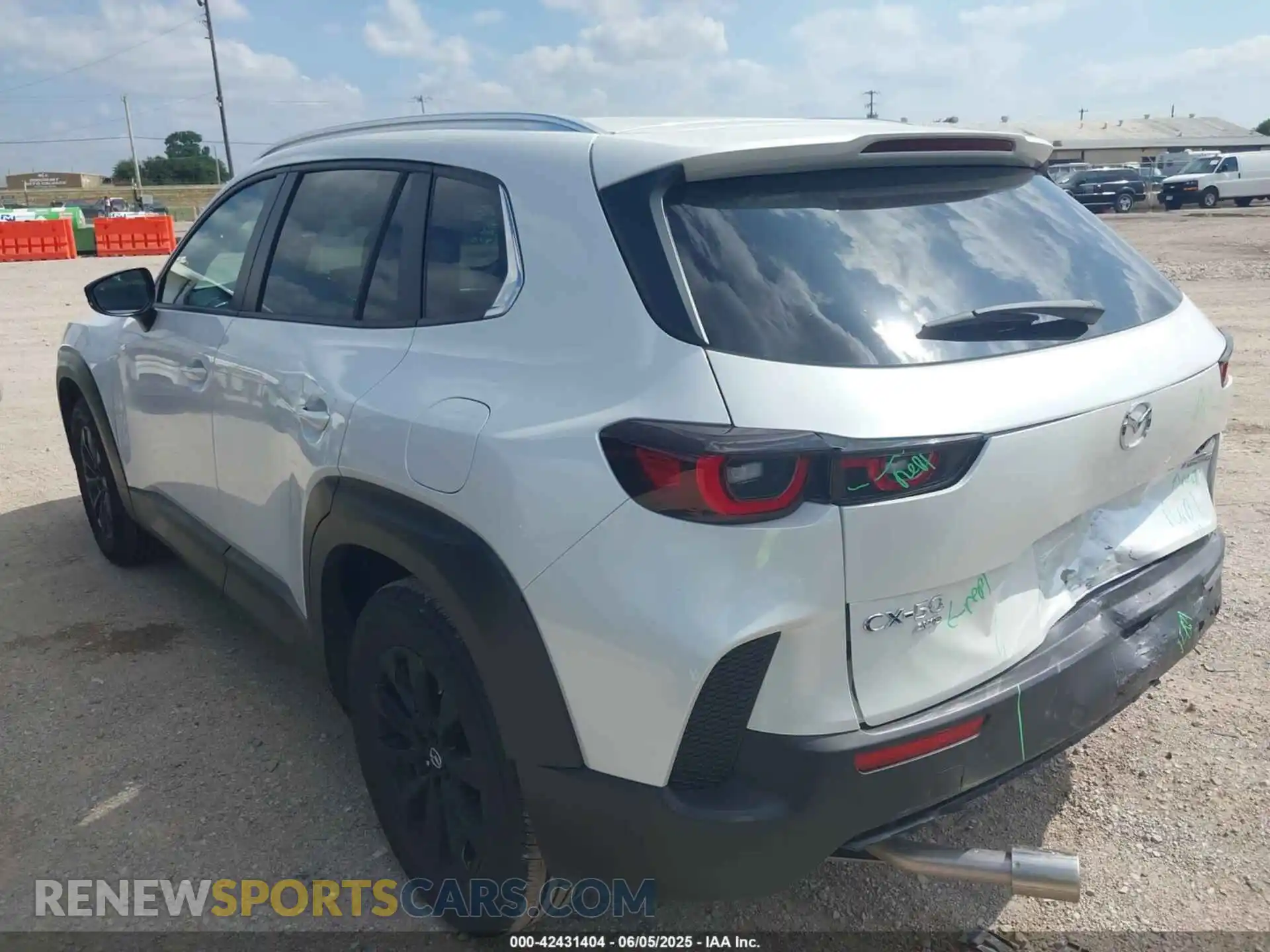 3 Photograph of a damaged car 7MMVABBM4SN344905 MAZDA CX-50 2025
