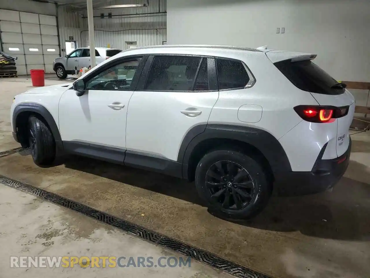 2 fotografías del automóvil dañado 7MMVABDM8SN311953 MAZDA CX-50 2025