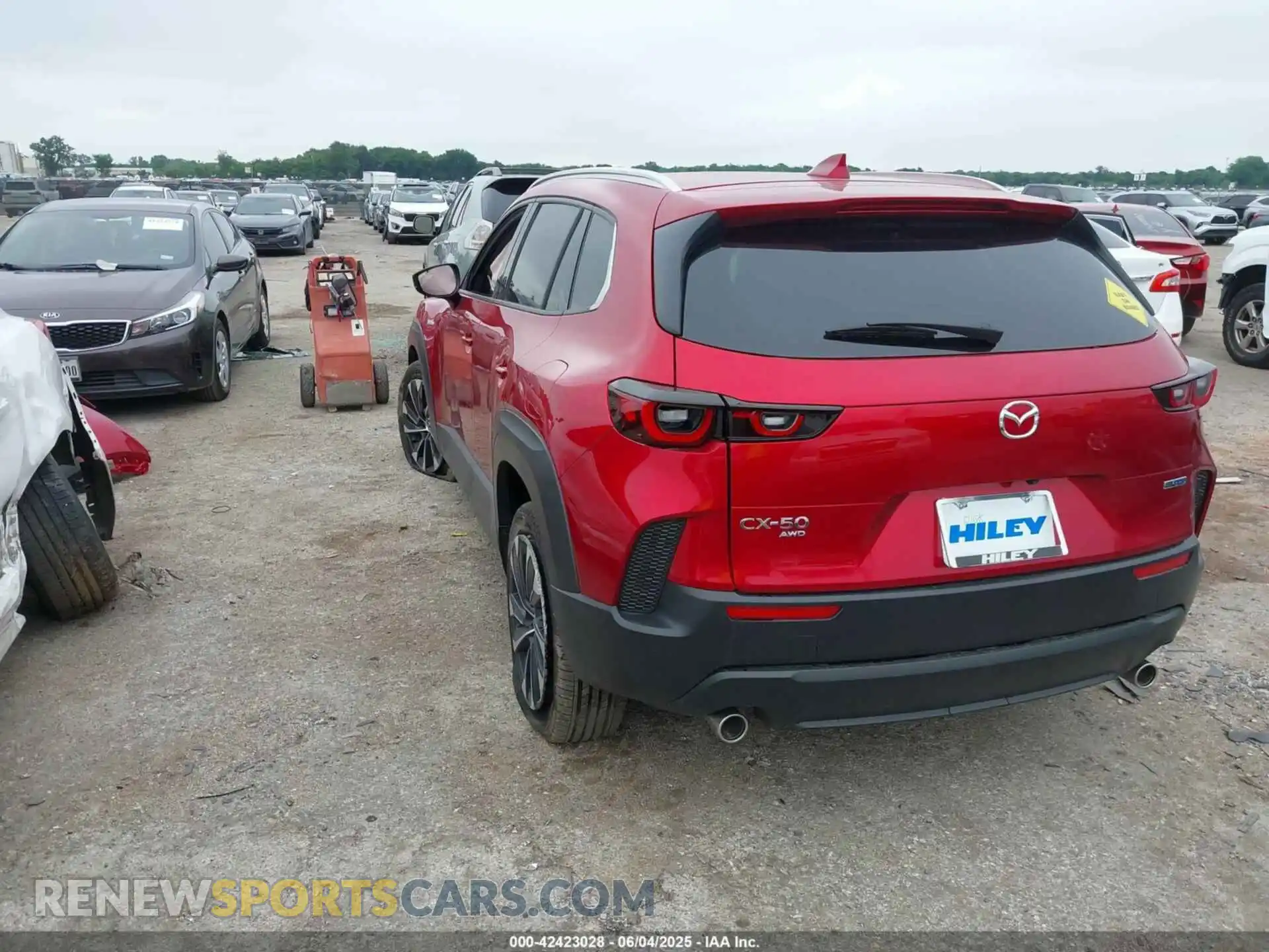 3 Photograph of a damaged car 7MMVAAEW0SN108176 MAZDA CX-50 HYBRID 2025