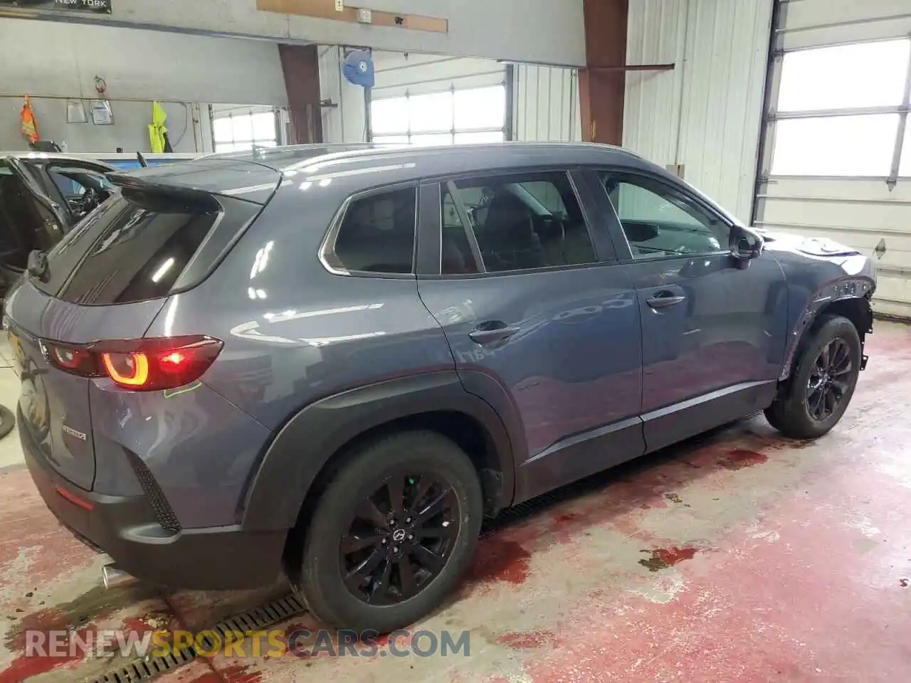 3 Photograph of a damaged car 7MMVABDMXRN209628 MAZDA CX-50 PREM 2024
