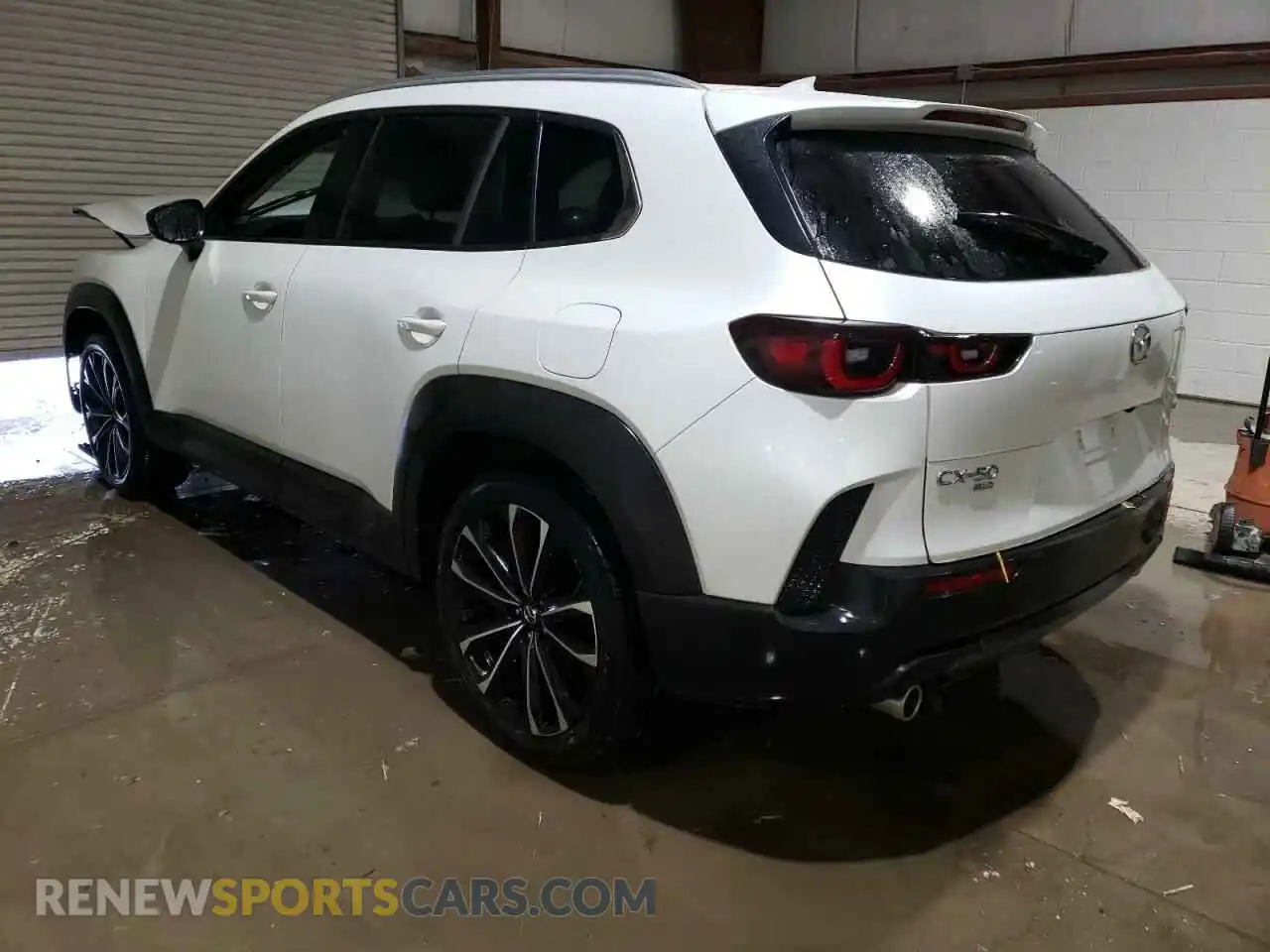 2 Photograph of a damaged car 7MMVABEMXRN200474 MAZDA CX-50 PREM 2024