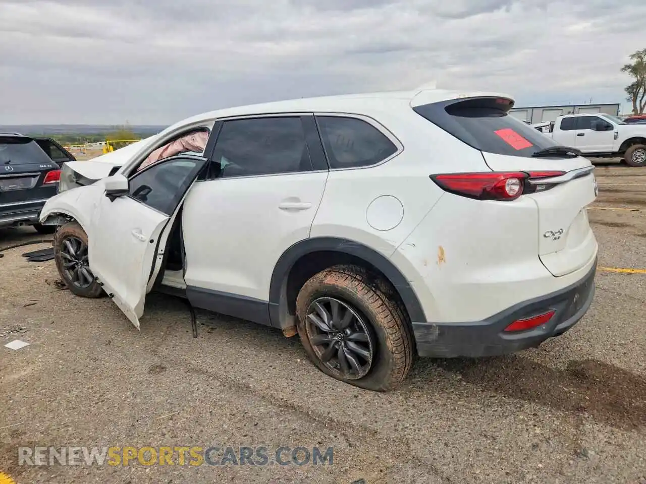 2 Photograph of a damaged car JM3TCBCY9M0519739 MAZDA CX-9 2021