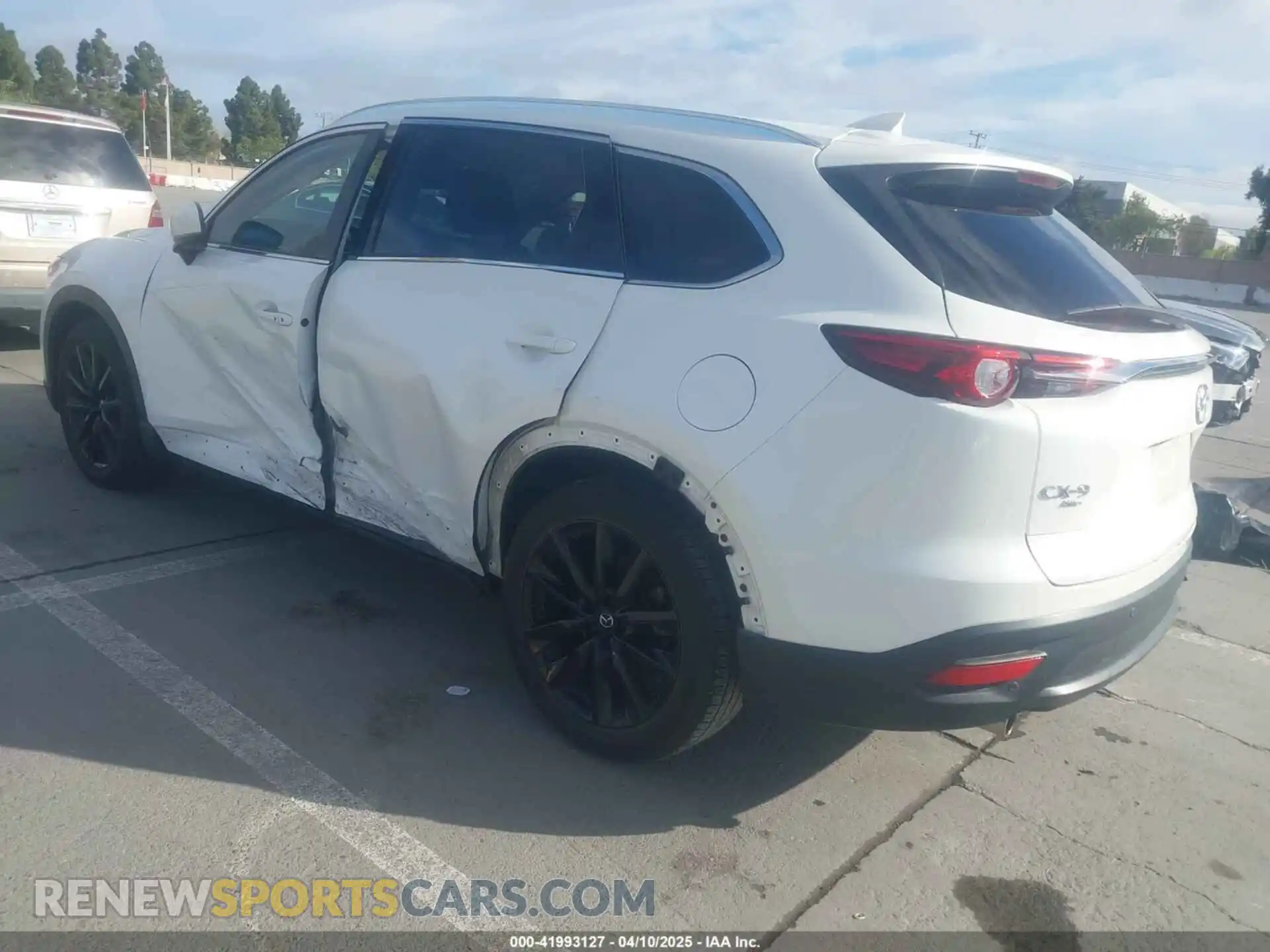 3 Photograph of a damaged car JM3TCBAY3N0613037 MAZDA CX-9 2022