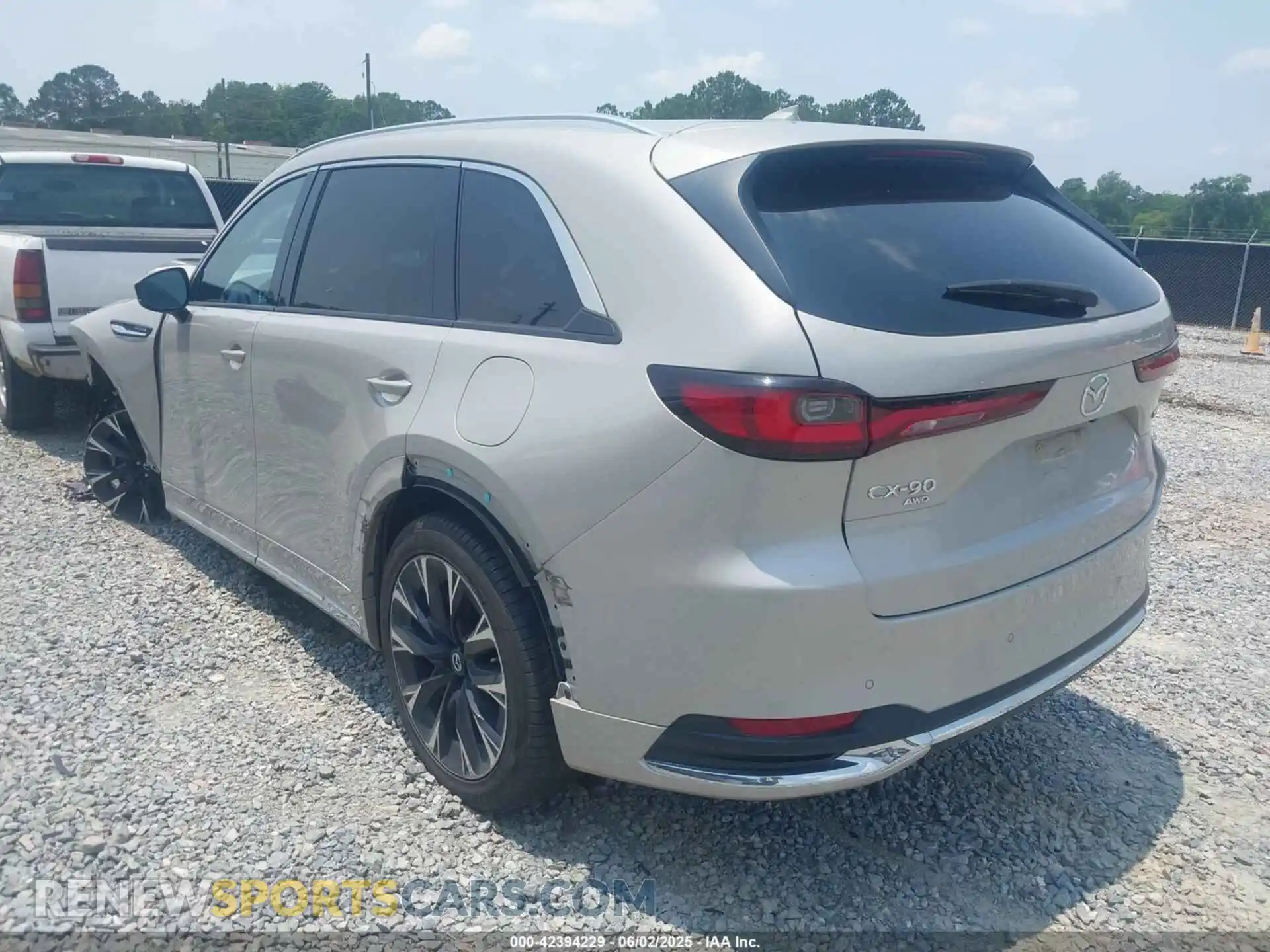 3 Фотография поврежденного автомобиля JM3KK1HC0R1135680 MAZDA CX-90 2024