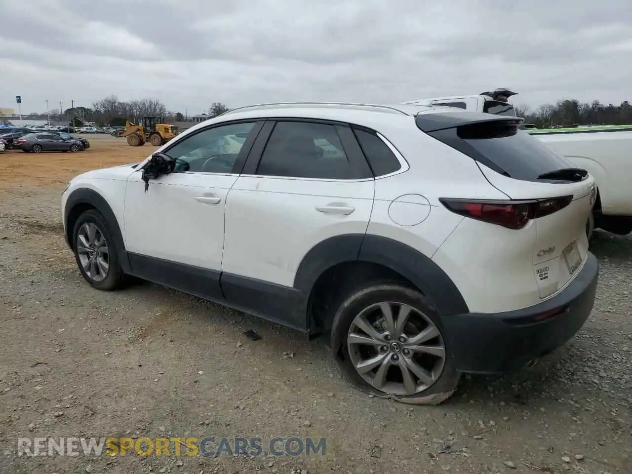 2 Photograph of a damaged car 3MVDMADL4LM124059 MAZDA CX30 2020